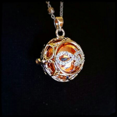 An example of a bola necklace.